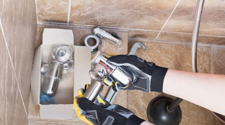 Professional gutter cleaning in Kent, OR